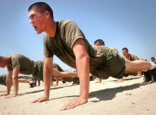 1280px-Marines_do_pushups